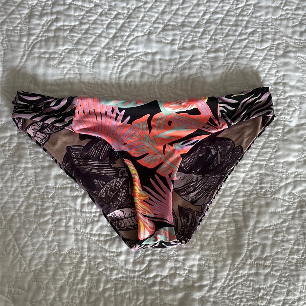 Maaji Reversible bikini bottoms SMALL